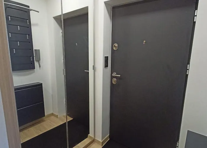 Radiostacja Ix, Parking Free