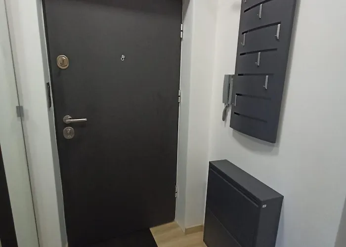 Radiostacja Ix, Parking Free Daire *