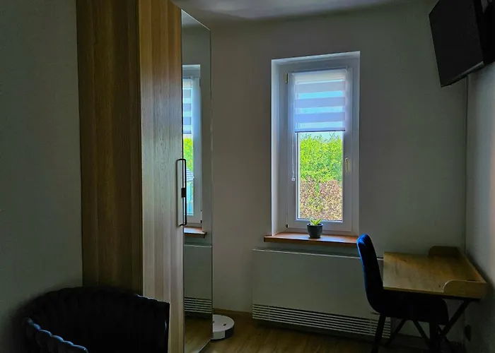 Radiostacja Ix, Parking Free Daire *